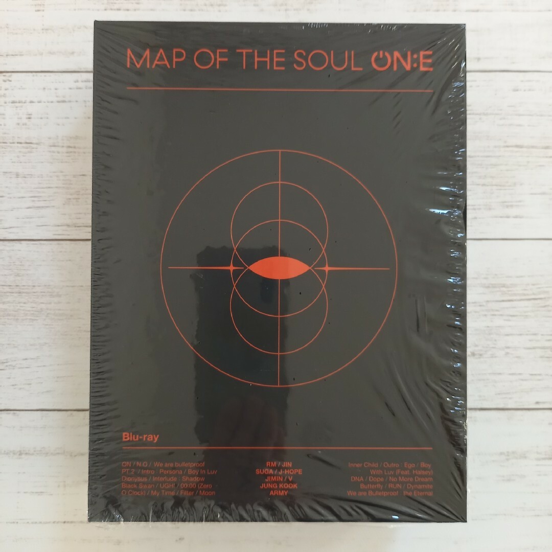 こちらのライブはBlu-完売品 BTS MAP OF THE SOUL  ON：E Blu-ray レカ