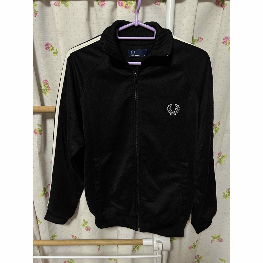 FRED PERRY トラックジャケット ジャージ 黒 ワンポイントロゴ