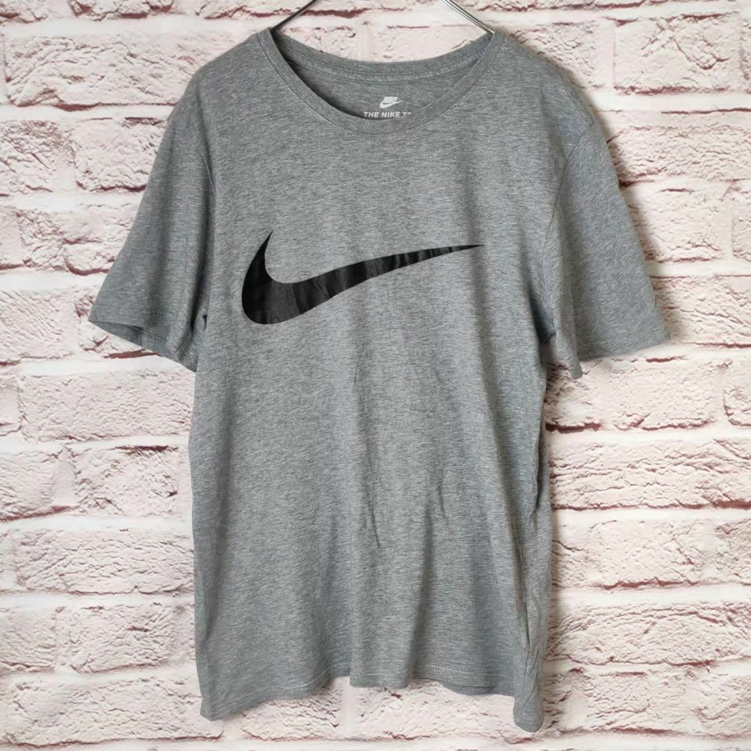 NIKE(ナイキ)のNIKE　ナイキ　トップス　Tシャツ　シンプル レディースのトップス(Tシャツ(半袖/袖なし))の商品写真