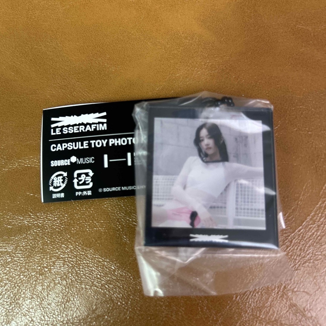 LE SSERAFIM(ルセラフィム)のLE SSERAFIM カズハ　キーリング エンタメ/ホビーのタレントグッズ(アイドルグッズ)の商品写真