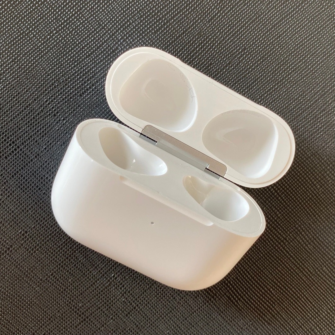 AirPods 第3世代　第三世代　ケース　充電器　充電ケース　充電　A2566 1