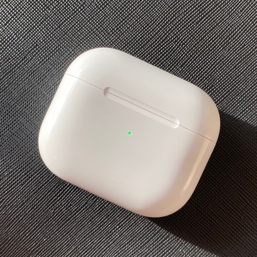 AirPods 第3世代　第三世代　ケース　充電器　充電ケース　充電　A2566