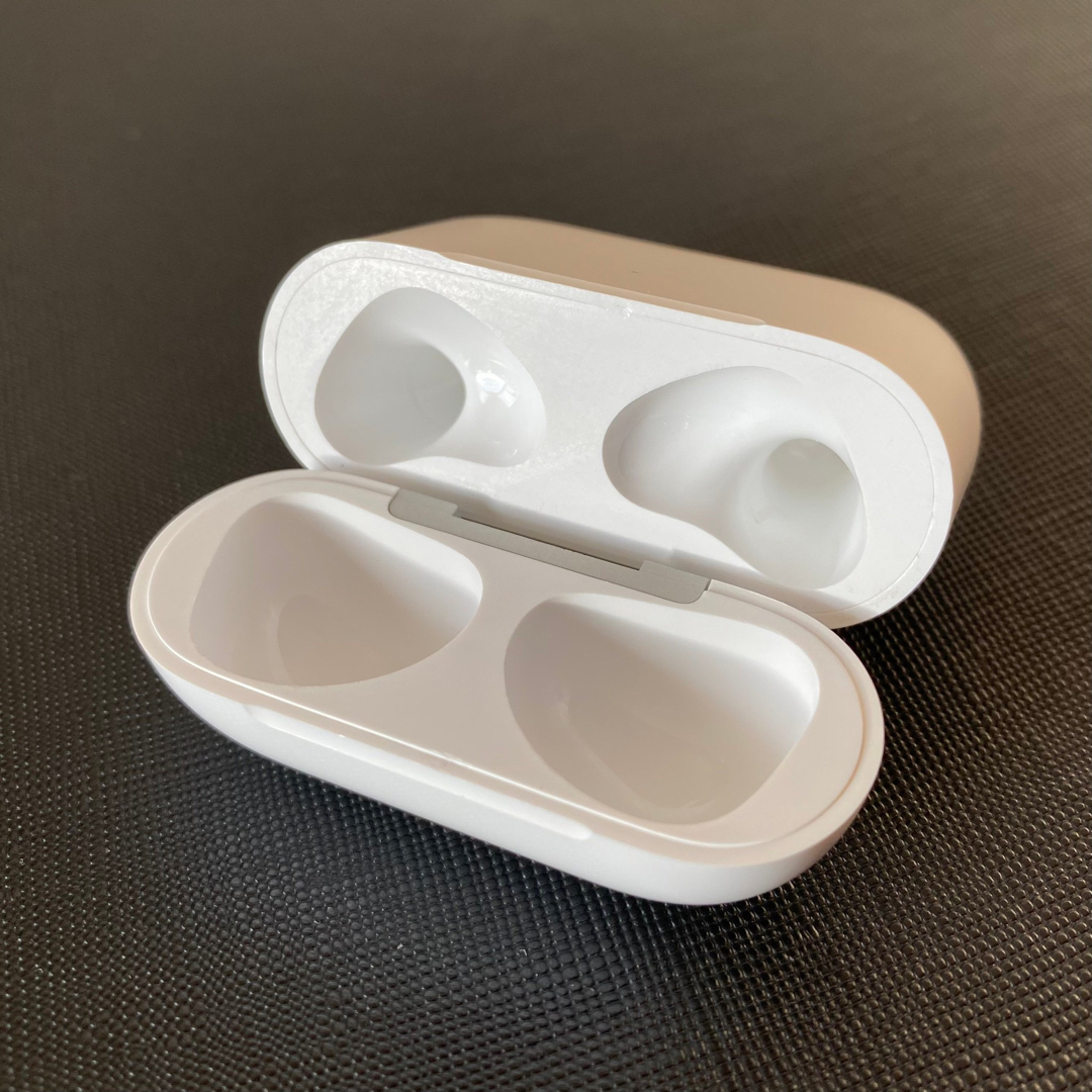 AirPods 第3世代　第三世代　ケース　充電器　充電ケース　充電　A2566 2