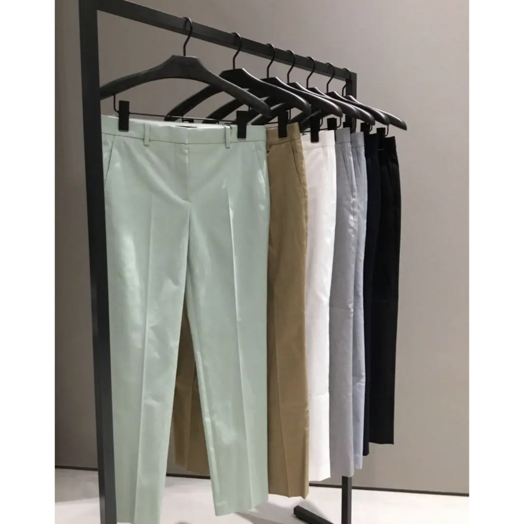 theory(セオリー)のSTRETCH.CANVAS/TAILORED.TROUSER. ベージュ レディースのパンツ(クロップドパンツ)の商品写真