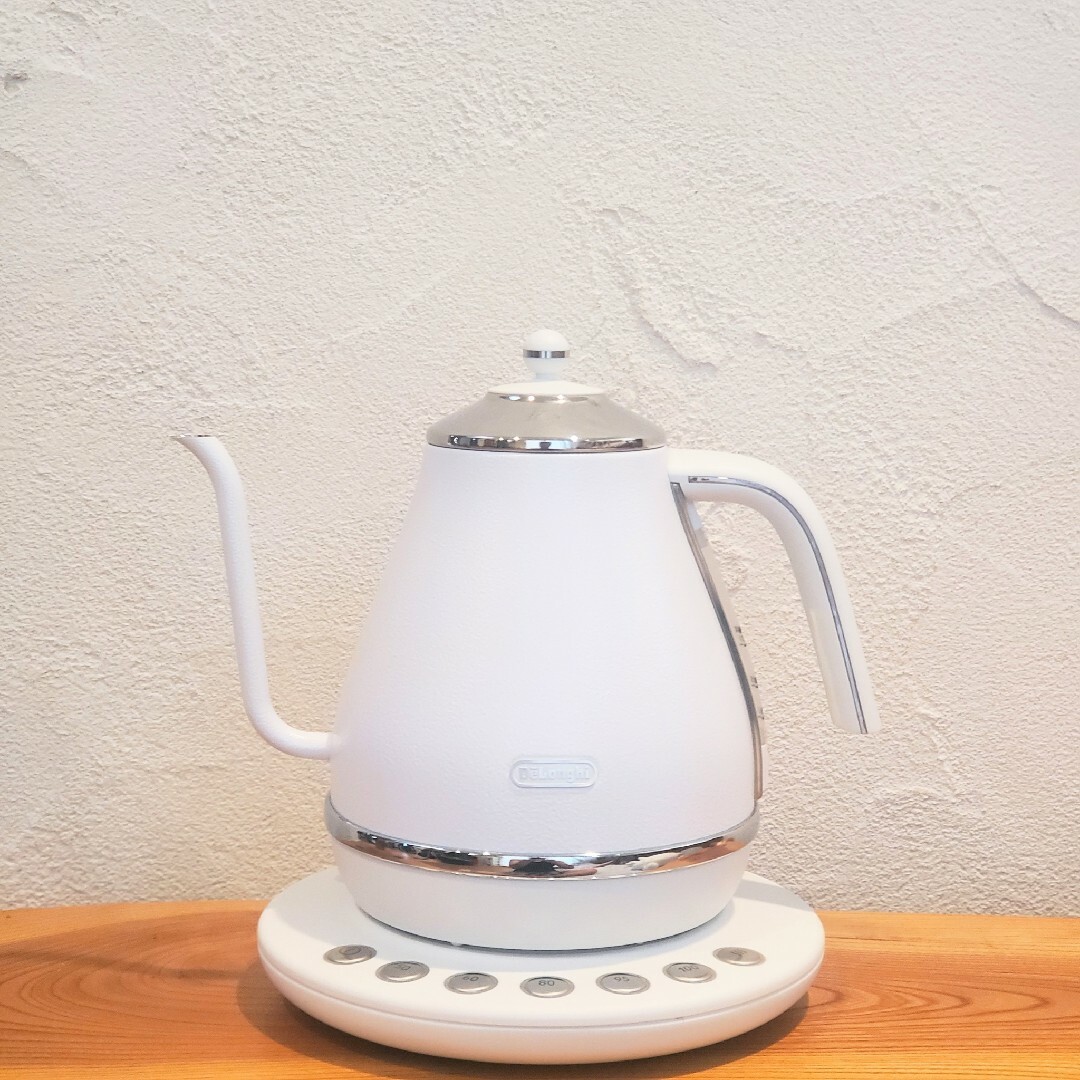 デロンギ 電気カフェケトル DeLonghi KBOE1230J-Wの通販 by moony's