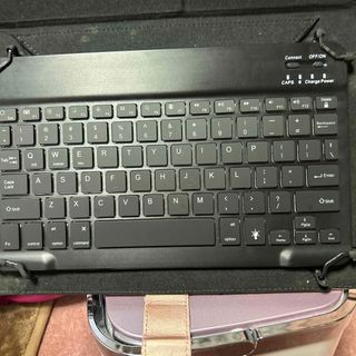 キーボードと、キーボードケース(PC周辺機器)