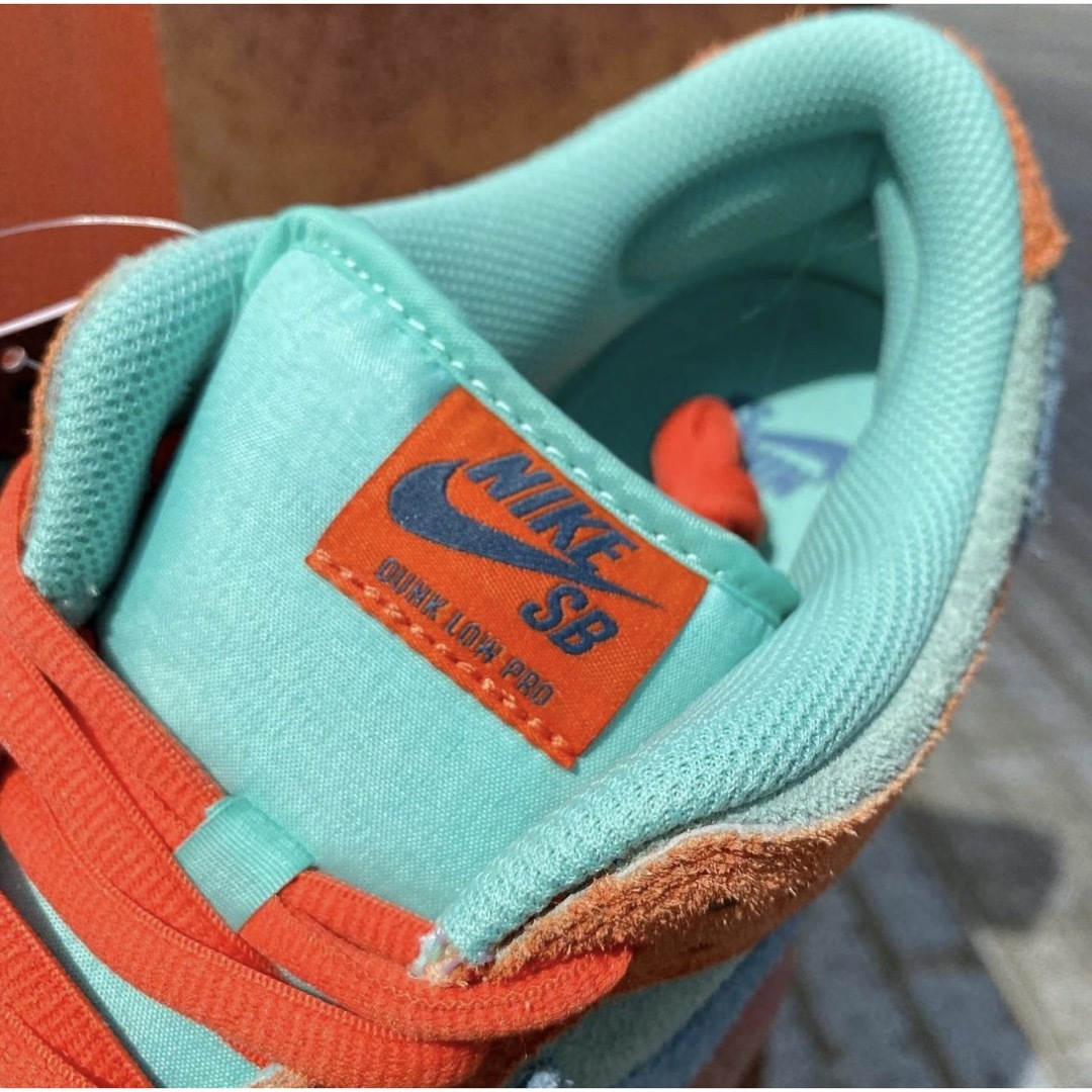 Nike SB Dunk  “Orange and Noise Aqua”