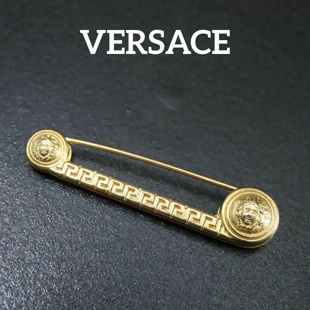 Gianni Versace - 【匿名配送】ヴェルサーチ ブローチ メデューサ