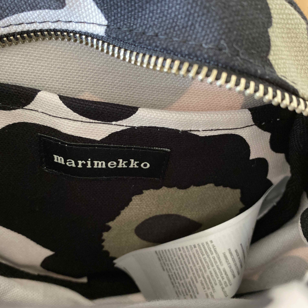 marimekko(マリメッコ)のマリメッコ　丸　ショルダーバック　ウニッコ　キャンバス レディースのバッグ(ショルダーバッグ)の商品写真