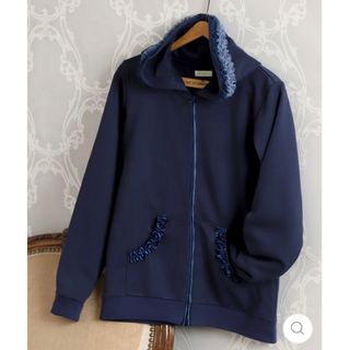 ザラ(ZARA)のパンパンチュチュ　ONLINE限定　フリルパーカー（ママサイズ）/ネイビー　新品(パーカー)