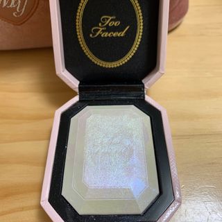 トゥフェイス(Too Faced)のトゥーフェイスド　ダイヤモンドライトハイライター(フェイスカラー)