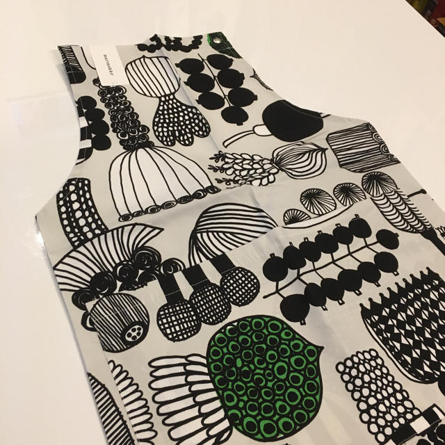 marimekko(マリメッコ)のmarimekko マリメッコ 定番エプロン プータルフリン パルハート 新品 レディースのレディース その他(その他)の商品写真