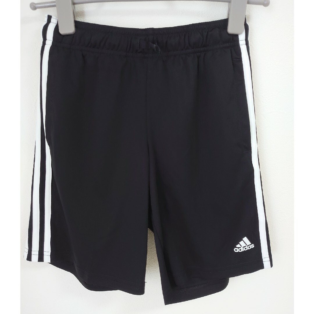 adidas(アディダス)の☆アディダス　ショートパンツ　150☆ キッズ/ベビー/マタニティのキッズ服男の子用(90cm~)(パンツ/スパッツ)の商品写真