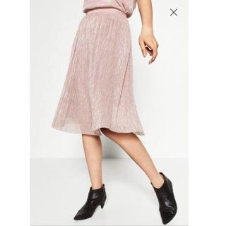 ザラ(ZARA)のシャイニースカート 新品(ひざ丈スカート)