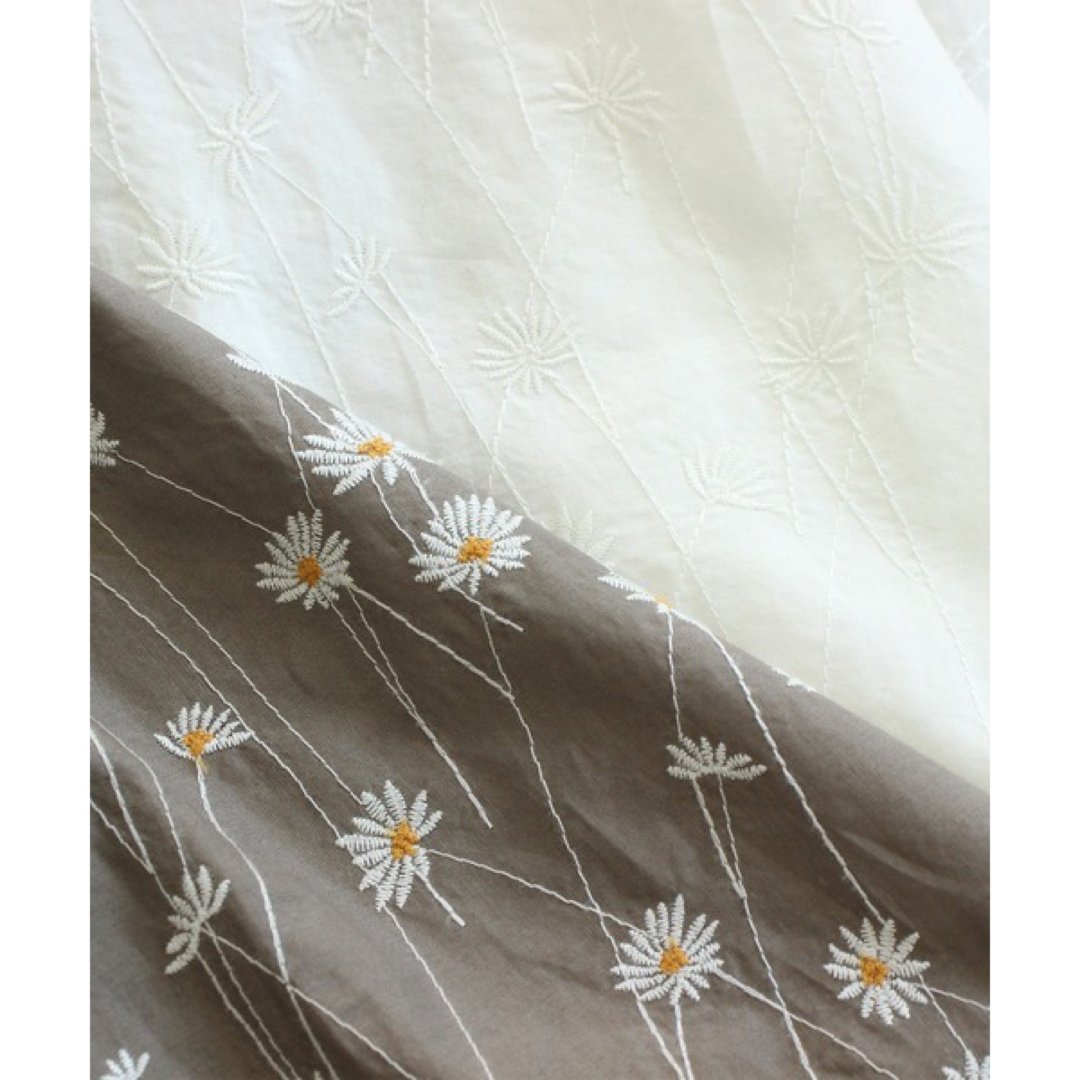bulle de savon(ビュルデサボン)の新品タグ付き 2021SS yuni 花刺繍 back ribon ワンピース レディースのワンピース(ロングワンピース/マキシワンピース)の商品写真