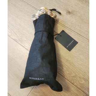 バーバリー(BURBERRY)のBURBERRY　バーバリー　折り畳み傘　ロンドン　新品未使用　UV 　晴雨兼用(傘)