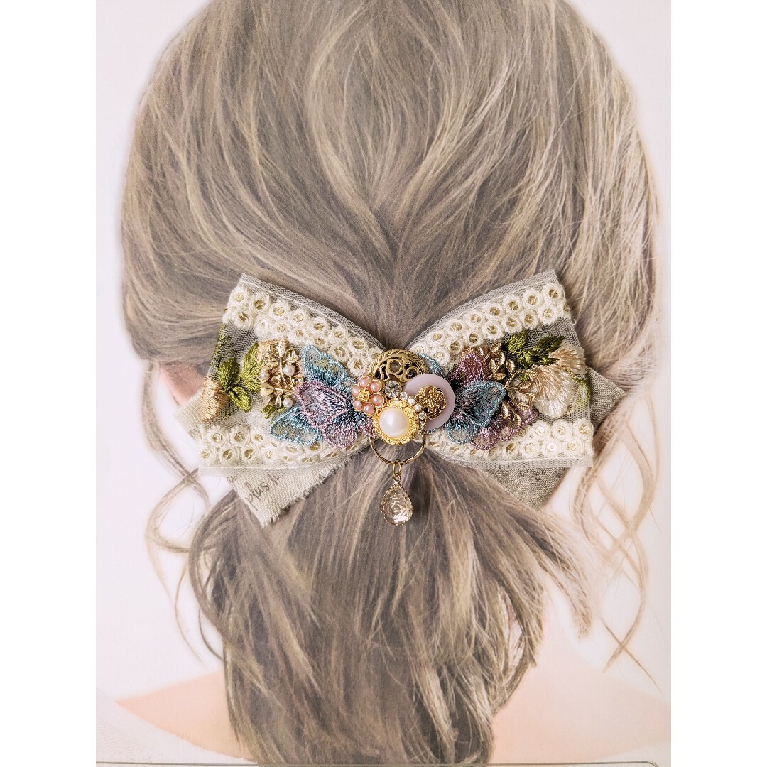 ♡再販♡刺繍リボンと蝶々のアンティーク風verヘアクリップ♡ ハンドメイド