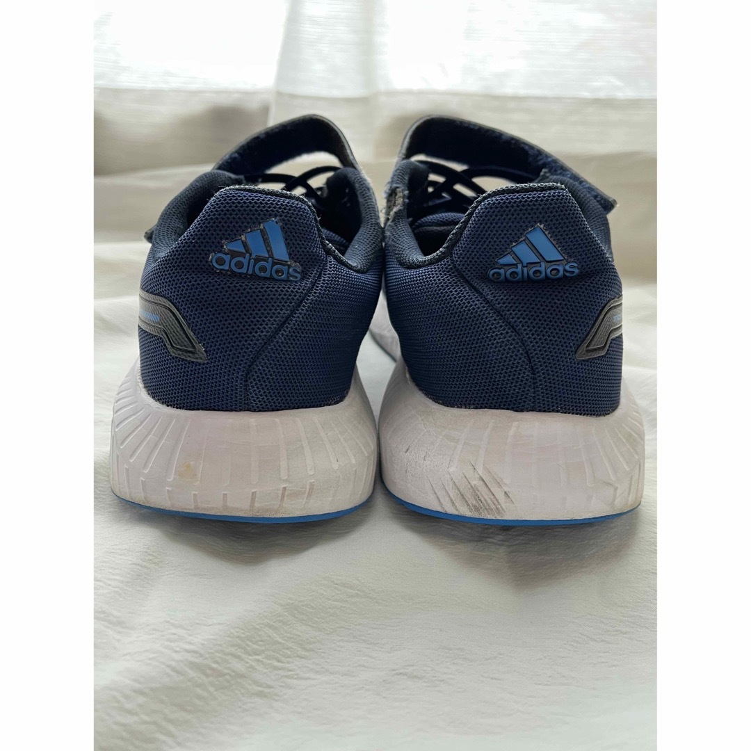 adidas(アディダス)のadidas スニーカー　23.5 記名なし　アディダス  キッズ/ベビー/マタニティのキッズ靴/シューズ(15cm~)(スニーカー)の商品写真