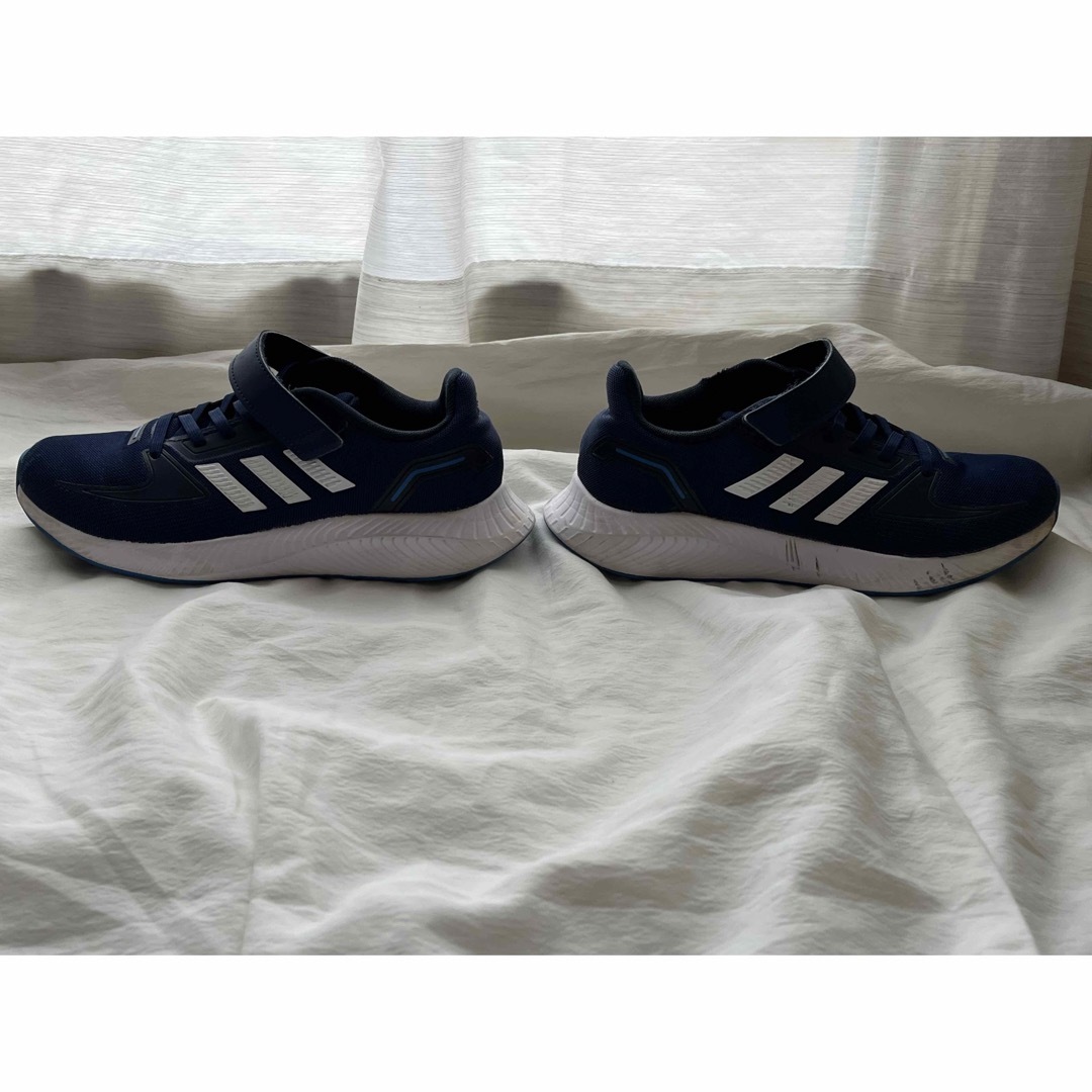 adidas(アディダス)のadidas スニーカー　23.5 記名なし　アディダス  キッズ/ベビー/マタニティのキッズ靴/シューズ(15cm~)(スニーカー)の商品写真