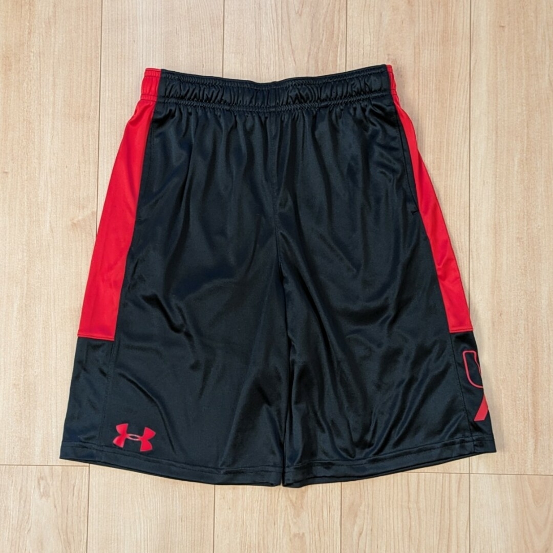 UNDER ARMOUR(アンダーアーマー)の【キッズYXL】アンダーアーマー　ハーフパンツ スポーツ/アウトドアのトレーニング/エクササイズ(その他)の商品写真