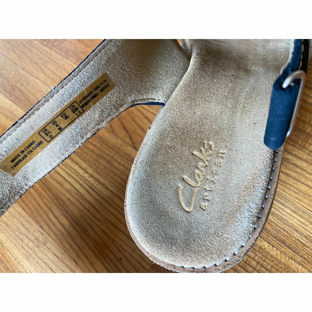 Clarks(クラークス)のClarks　本革ウェッジサンダル　黒　23～23.5ｃｍ レディースの靴/シューズ(サンダル)の商品写真