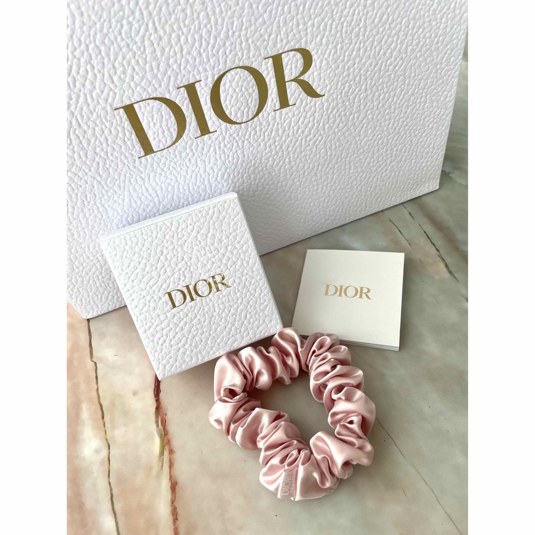 Christian Dior(クリスチャンディオール)のChristian Dior ノベルティシュシュ  レディースのヘアアクセサリー(ヘアゴム/シュシュ)の商品写真