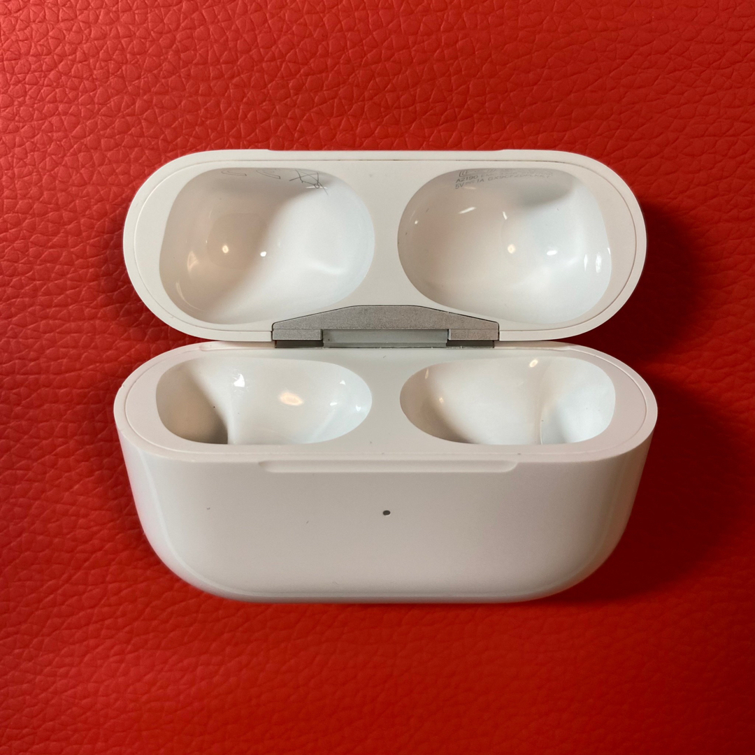Apple AirPods Pro エアーポッズ 充電ケースのみ