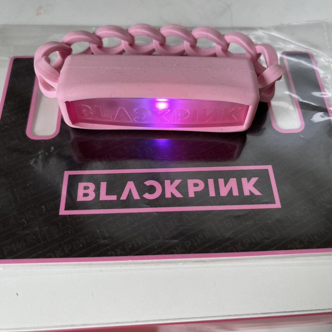 biackpink 光るリストバンド メンズのアクセサリー(バングル/リストバンド)の商品写真