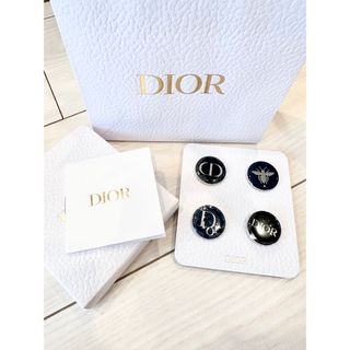 ディオール(Dior)の新品未使用　Dior ディオール　ピンバッジ　ブローチ　4点セット(ブローチ/コサージュ)