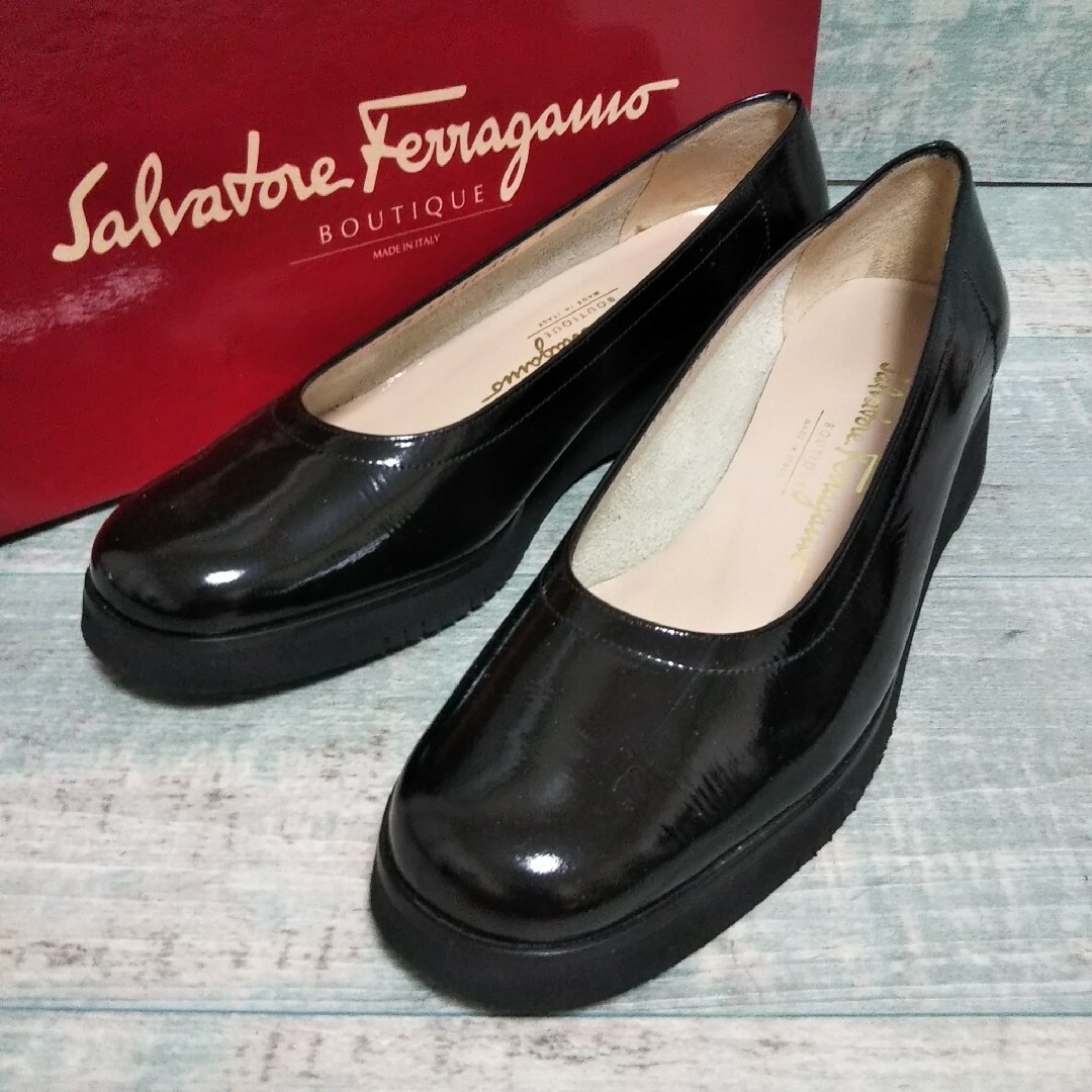 美品Ferragamoシューズ