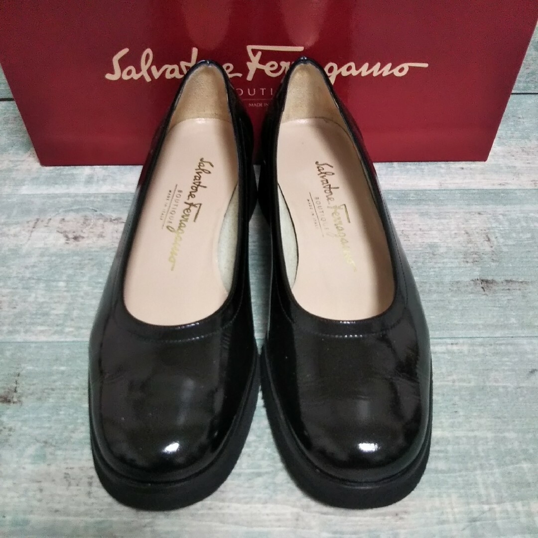 美品Ferragamoシューズ