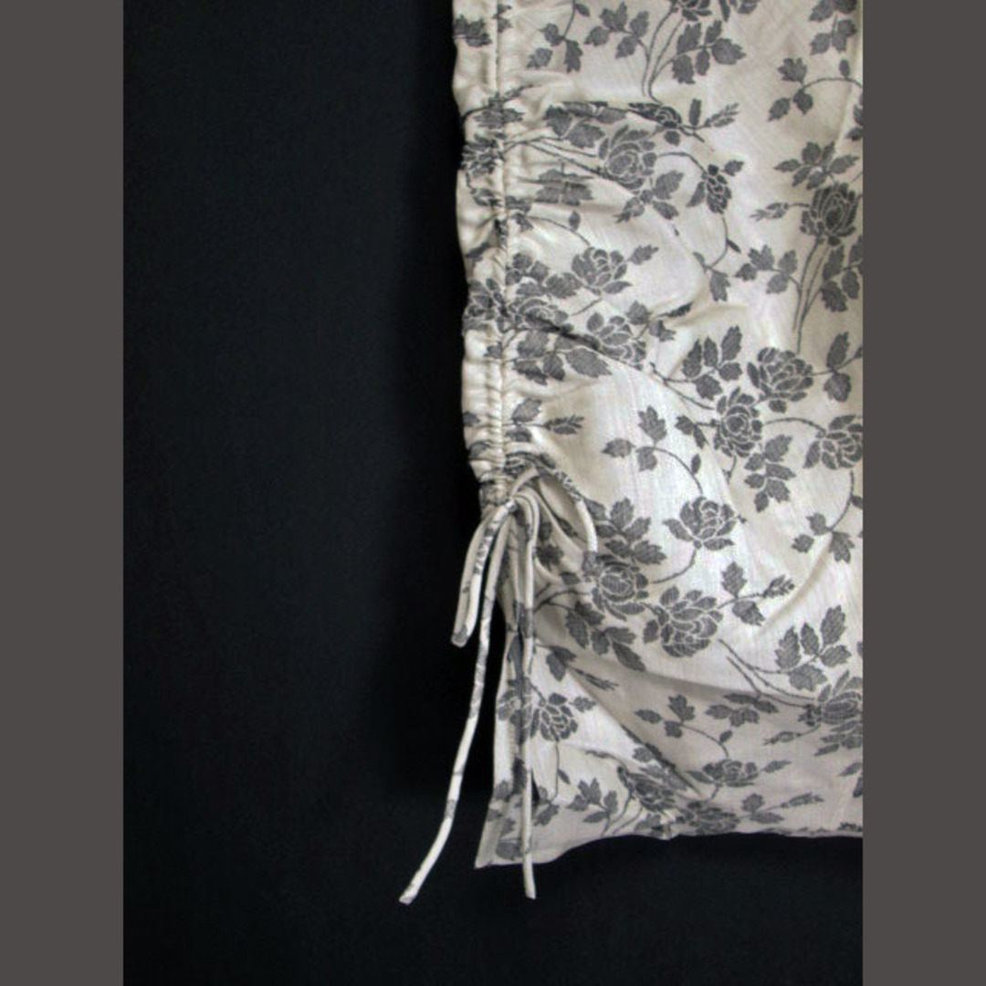ANNE KLEIN(アンクライン)のアンクライン ANNE KLEIN スカート 花柄 シャーリング  ウールシルク レディースのスカート(ひざ丈スカート)の商品写真