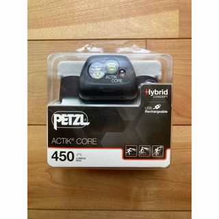 ペツル(PETZL)のペツル PETZL アクティックコア 450 ヘッドライト(登山用品)