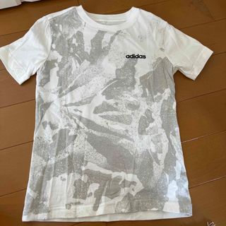 アディダス(adidas)のadidas tシャツ (Tシャツ/カットソー)