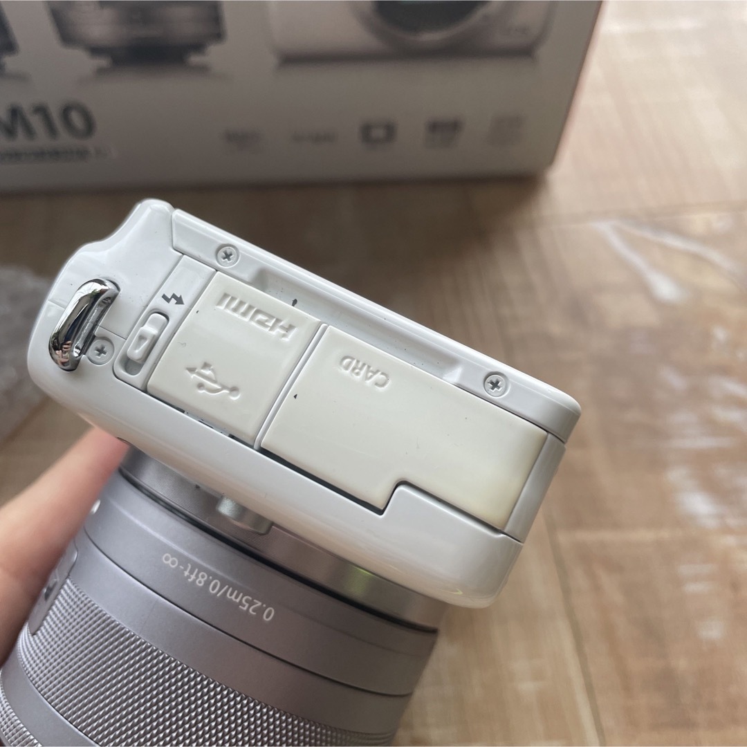 Canon  EOS M10 Wズームキット WH