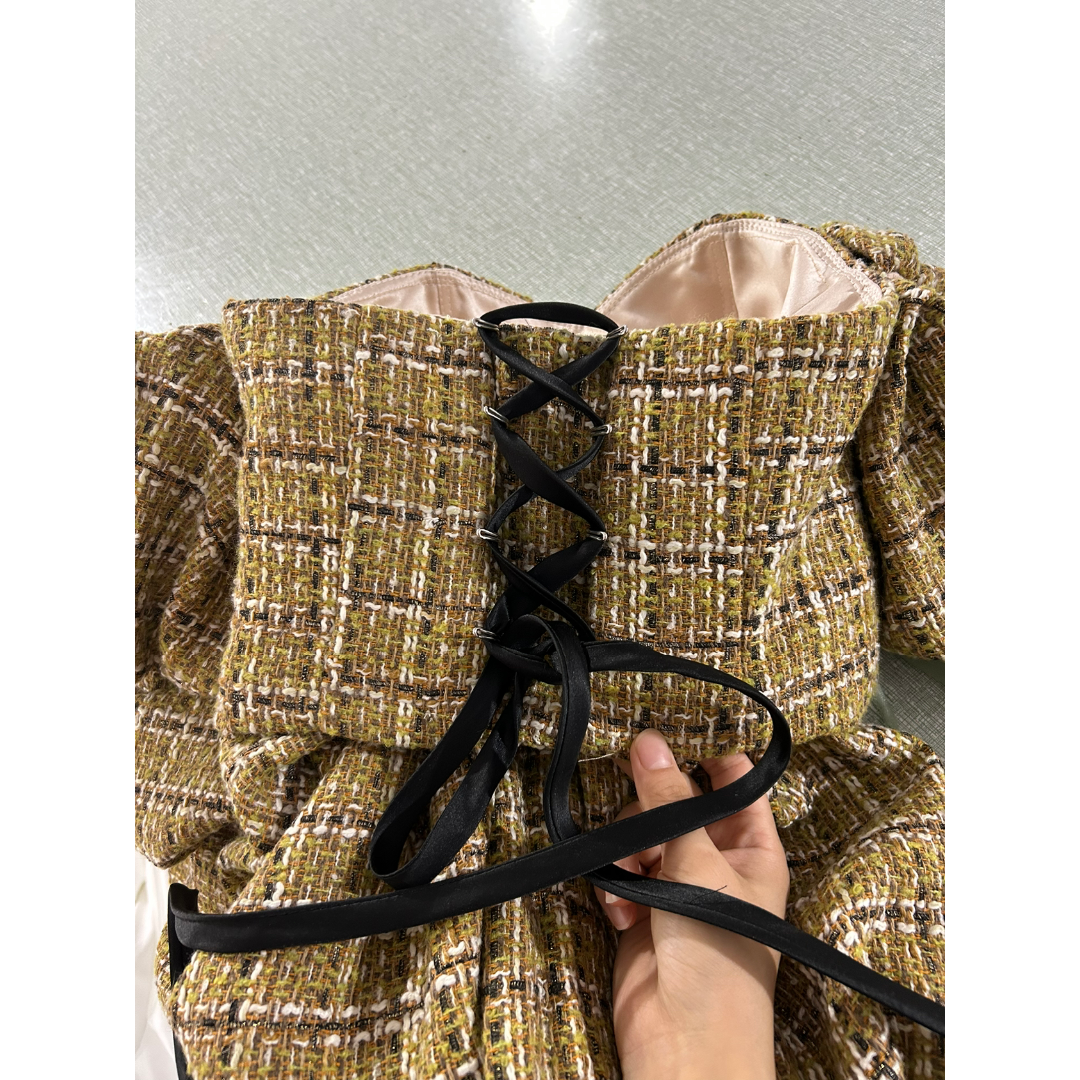 高品質！イエロー カラードレス チェック生地  取り外し袖 編み上げ 拳式 レディースのフォーマル/ドレス(ウェディングドレス)の商品写真