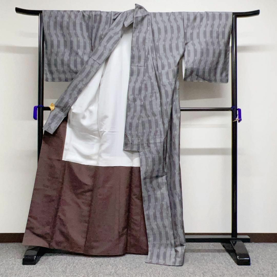 大島紬 縦に露芝の様な文様の小紋 着物