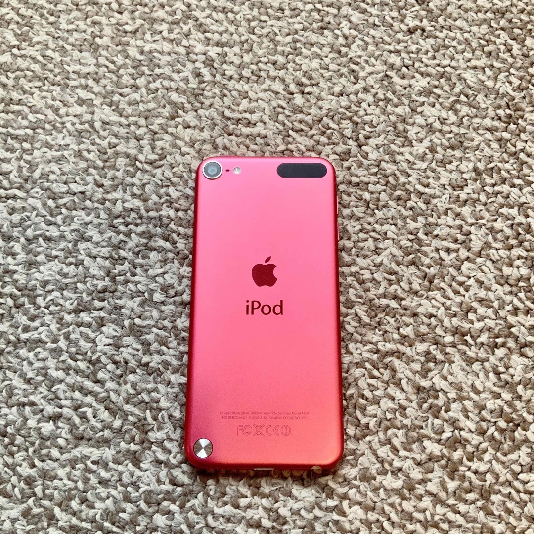 iPod touch(アイポッドタッチ)のiPod touch 第5世代 32GB Appleアップル アイポッド 本体 スマホ/家電/カメラのオーディオ機器(ポータブルプレーヤー)の商品写真