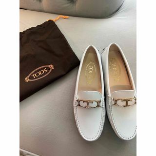 トッズ(TOD'S)のTods モカシン　新品未使用　ローファー　トッズ(ローファー/革靴)