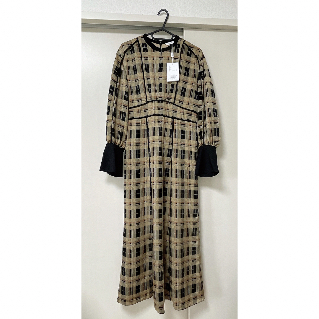 CLANE(クラネ)の最終値下げ【新品未使用】CLANE CHECK PIPING ONE PIECE レディースのワンピース(ロングワンピース/マキシワンピース)の商品写真