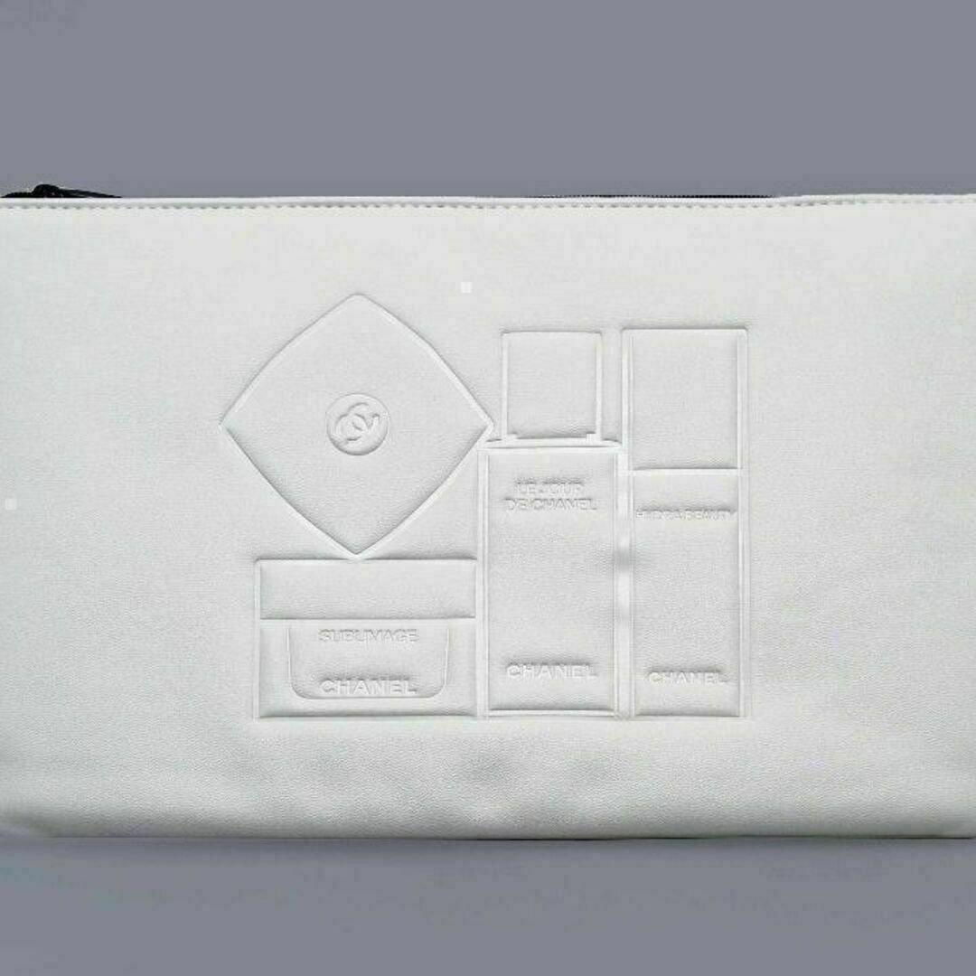 CHANEL(シャネル)のchwh7 箱付き新品未使用本物　シャネル　ノベルティポーチ レディースのファッション小物(ポーチ)の商品写真