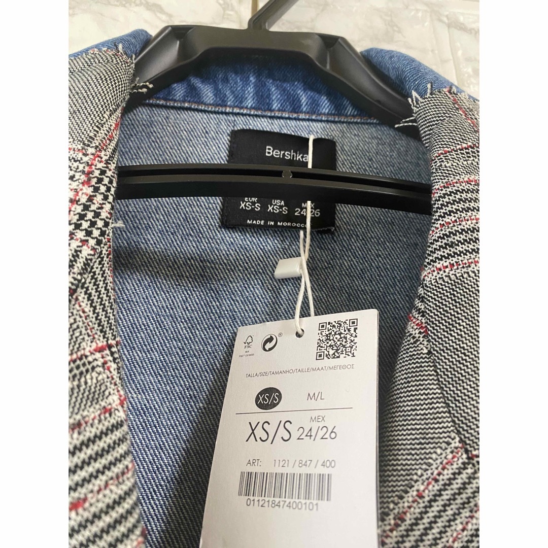 Bershka(ベルシュカ)の新品 コンビ デニム テーラード ブレザー ベルシュカ ジャケット sacai レディースのジャケット/アウター(テーラードジャケット)の商品写真