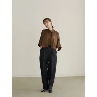 トゥデイフル(TODAYFUL)のlouren centerpress cocoon pants (カジュアルパンツ)