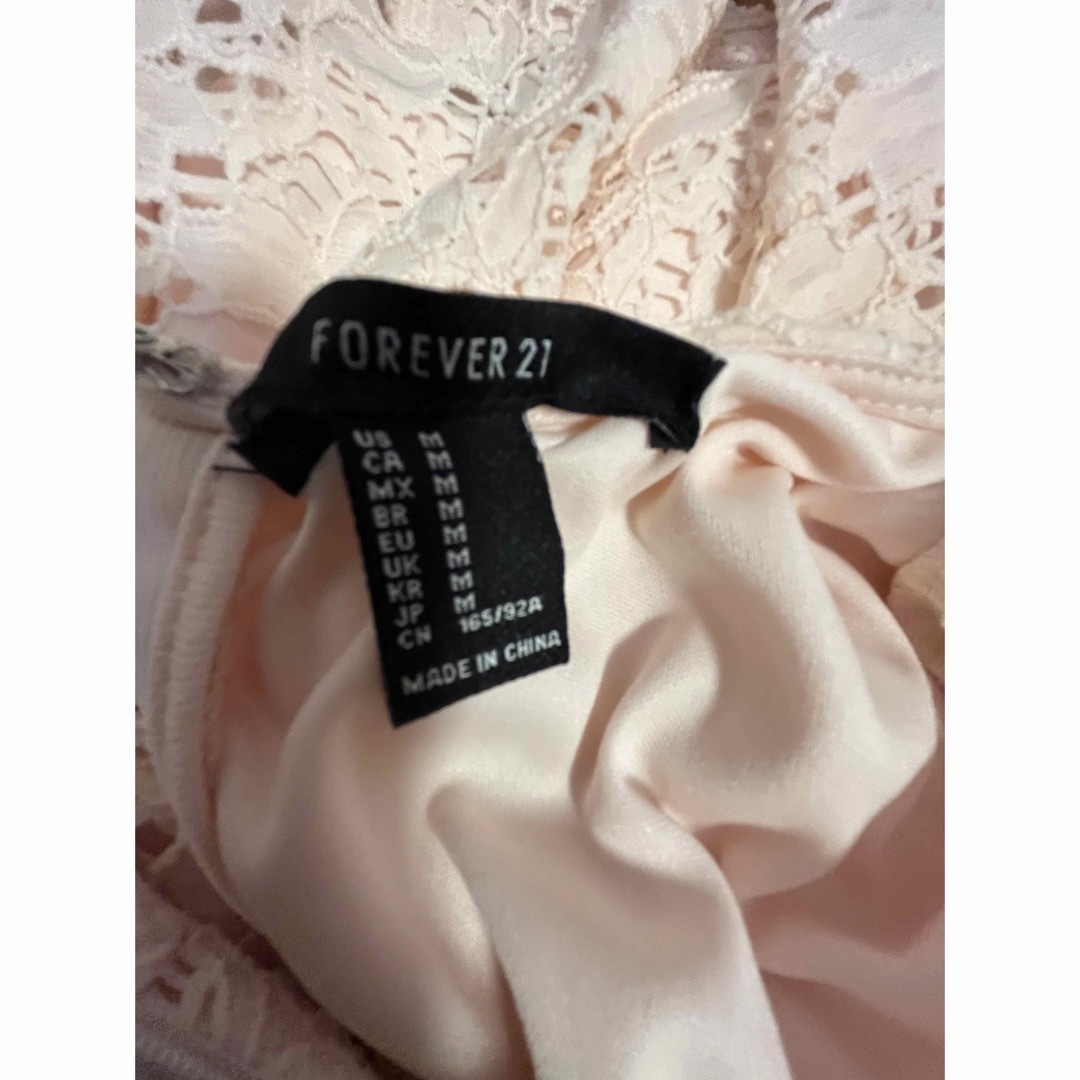 FOREVER 21(フォーエバートゥエンティーワン)のFOREVER 21 レース が オシャレな ワンピース　 レディースのワンピース(ミニワンピース)の商品写真