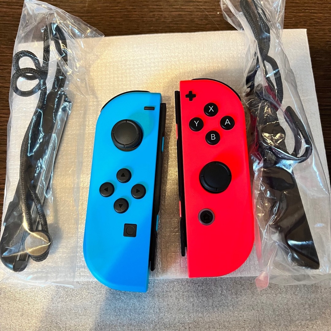 Nintendo Switch(ニンテンドースイッチ)の★純正★Nintendo Switch Joy-Con  グリップ  ストラップ エンタメ/ホビーのゲームソフト/ゲーム機本体(その他)の商品写真