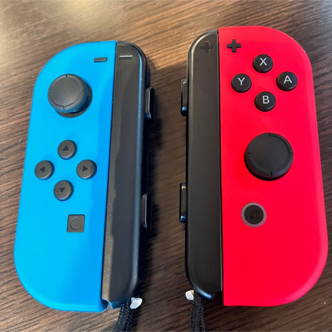 Nintendo Switch(ニンテンドースイッチ)の★純正★Nintendo Switch Joy-Con  グリップ  ストラップ エンタメ/ホビーのゲームソフト/ゲーム機本体(その他)の商品写真