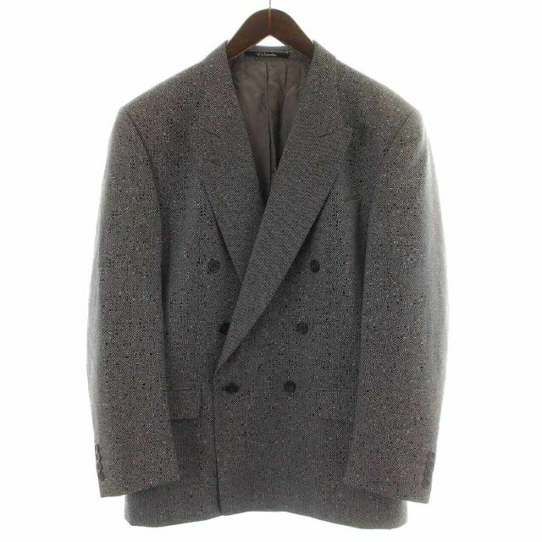 DAKS Londonのスーツ上下セットとベストになります。