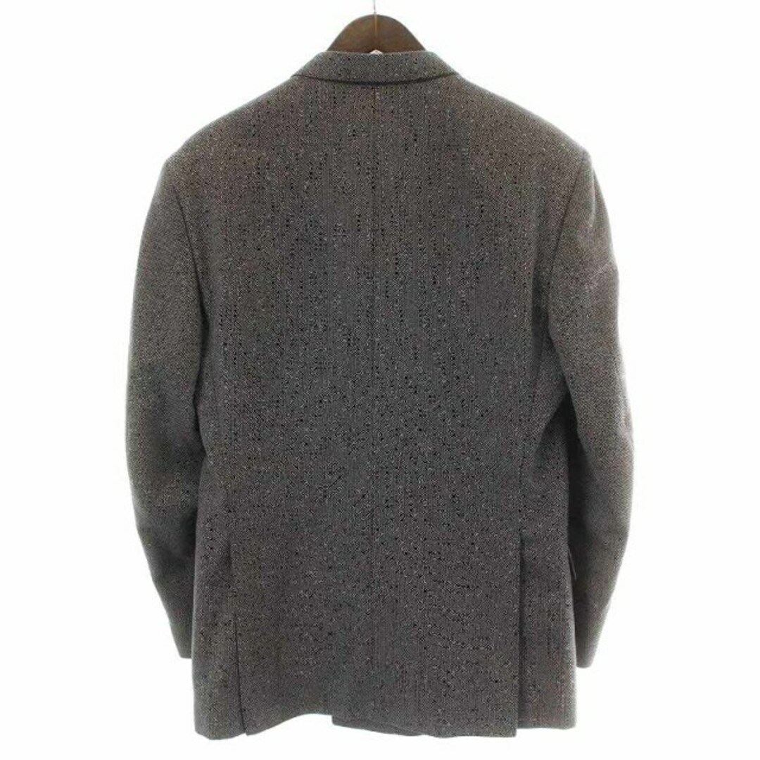 DAKS Londonのスーツ上下セットとベストになります。