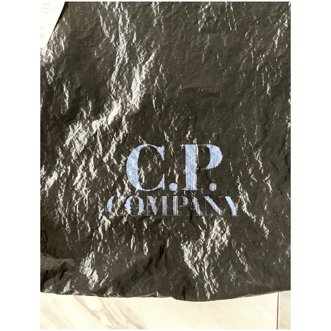 C.P. Company(シーピーカンパニー)のc.p.company 定価¥38.500 ブラック ナイロン ショルダーバッグ メンズのバッグ(ショルダーバッグ)の商品写真