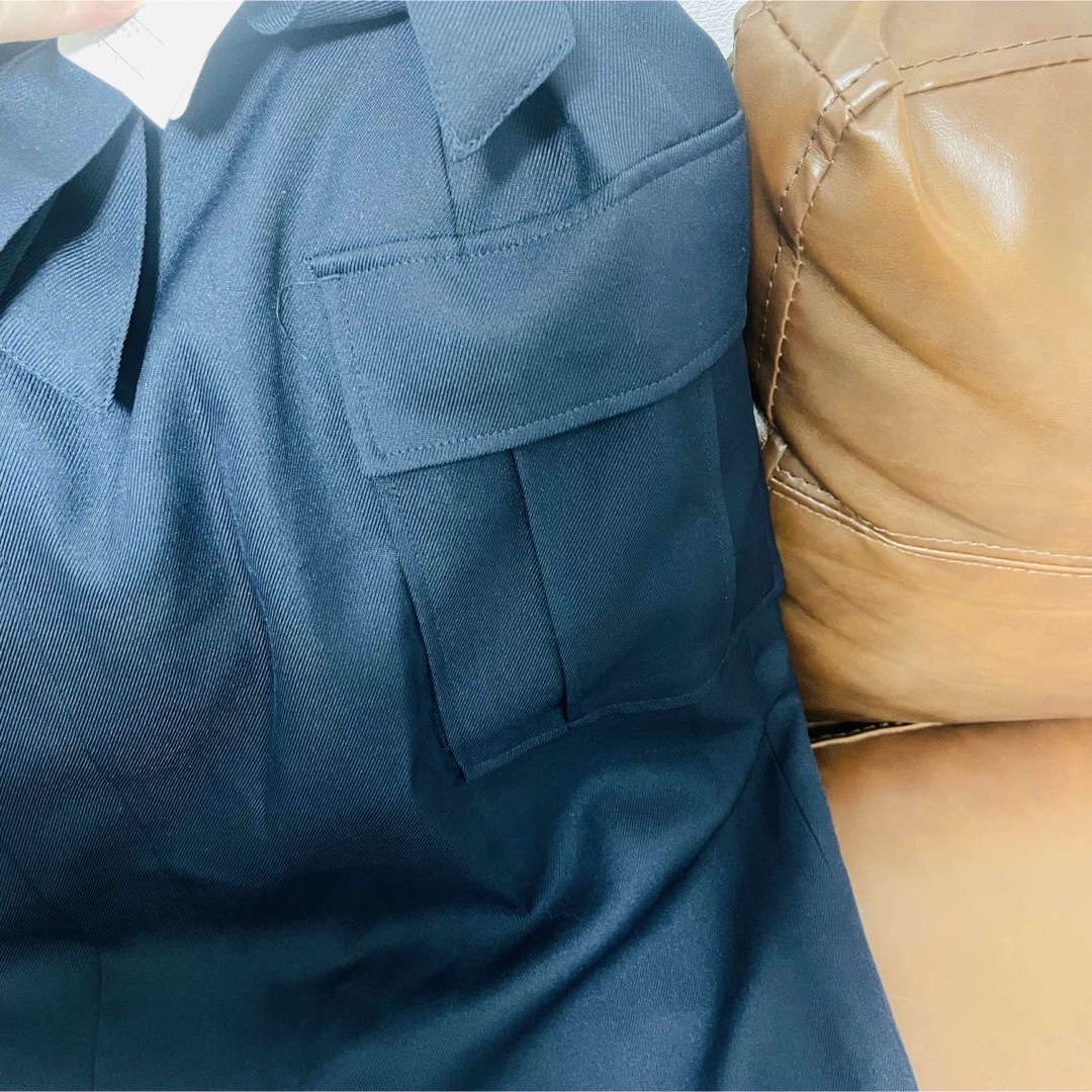 新品未使用 カフェスカート 紺 ネイビー 秋冬 ポケット付き レディースのスカート(ひざ丈スカート)の商品写真